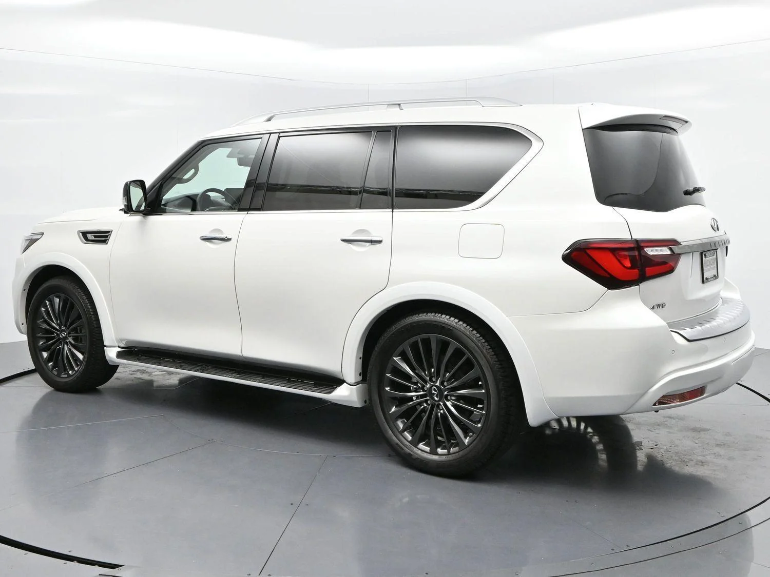Used 2023 Moonstone White INFINITI PREMIUM SELECT image 5