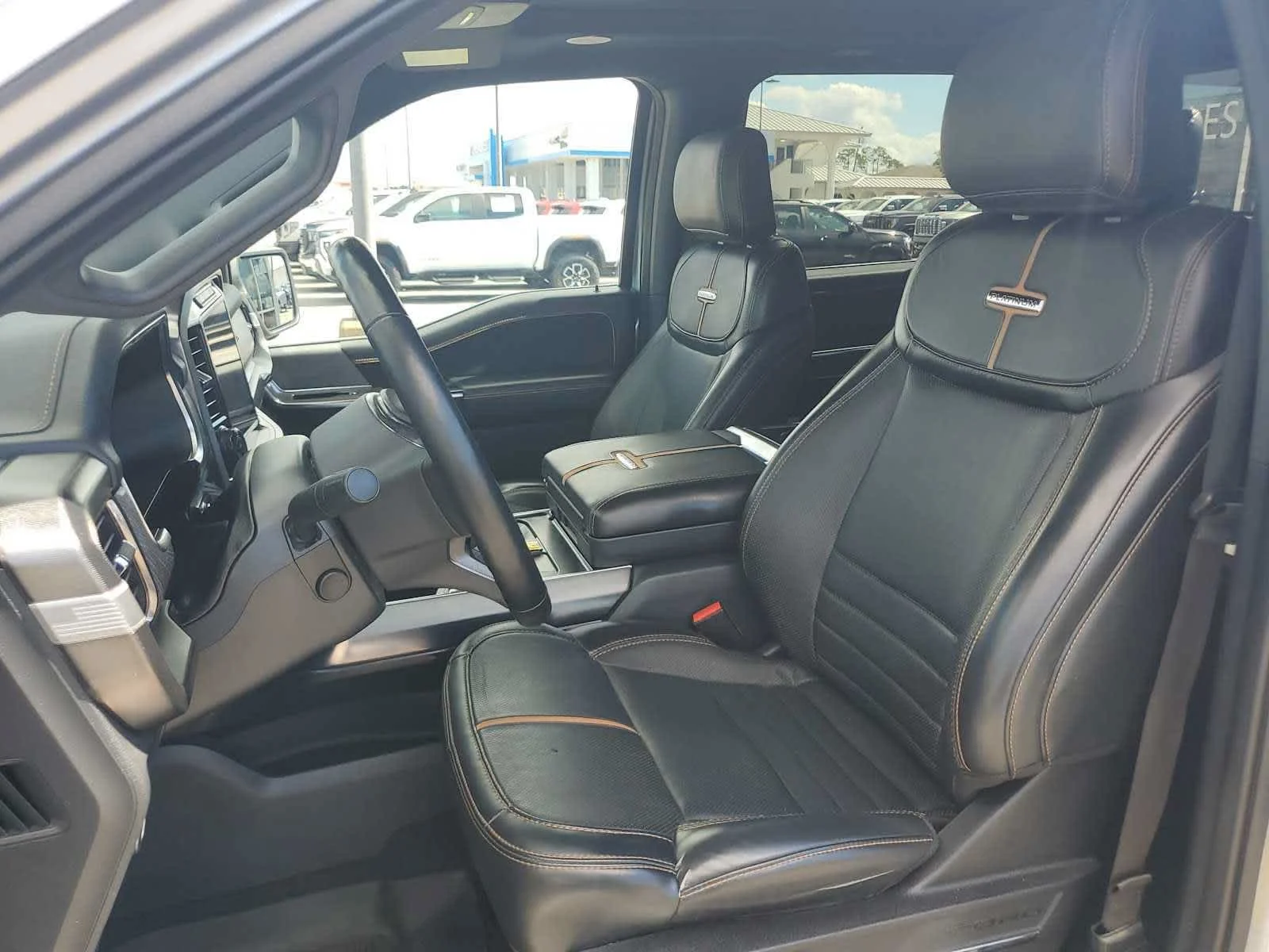Used 2023  Ford XL image 15