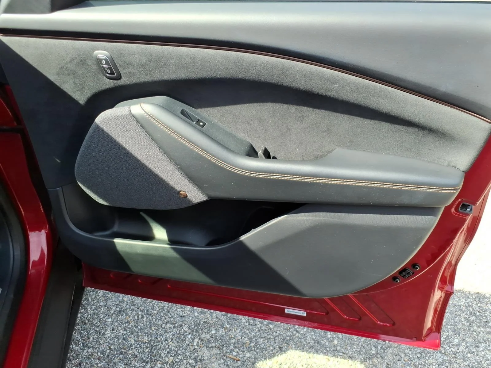 Used 2022 Rapid Red Metallic Tinted Clearcoat Ford GT image 24