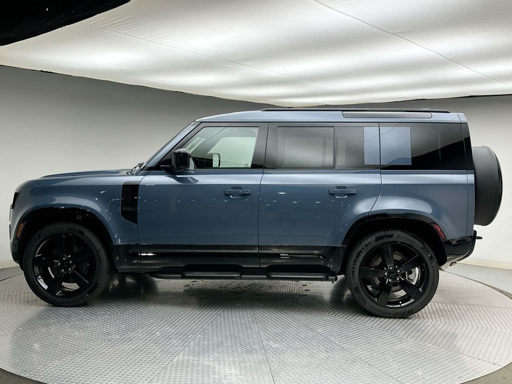 New 2026 Tasman Blue Metallic Land Rover X-Dynamic SE image 2