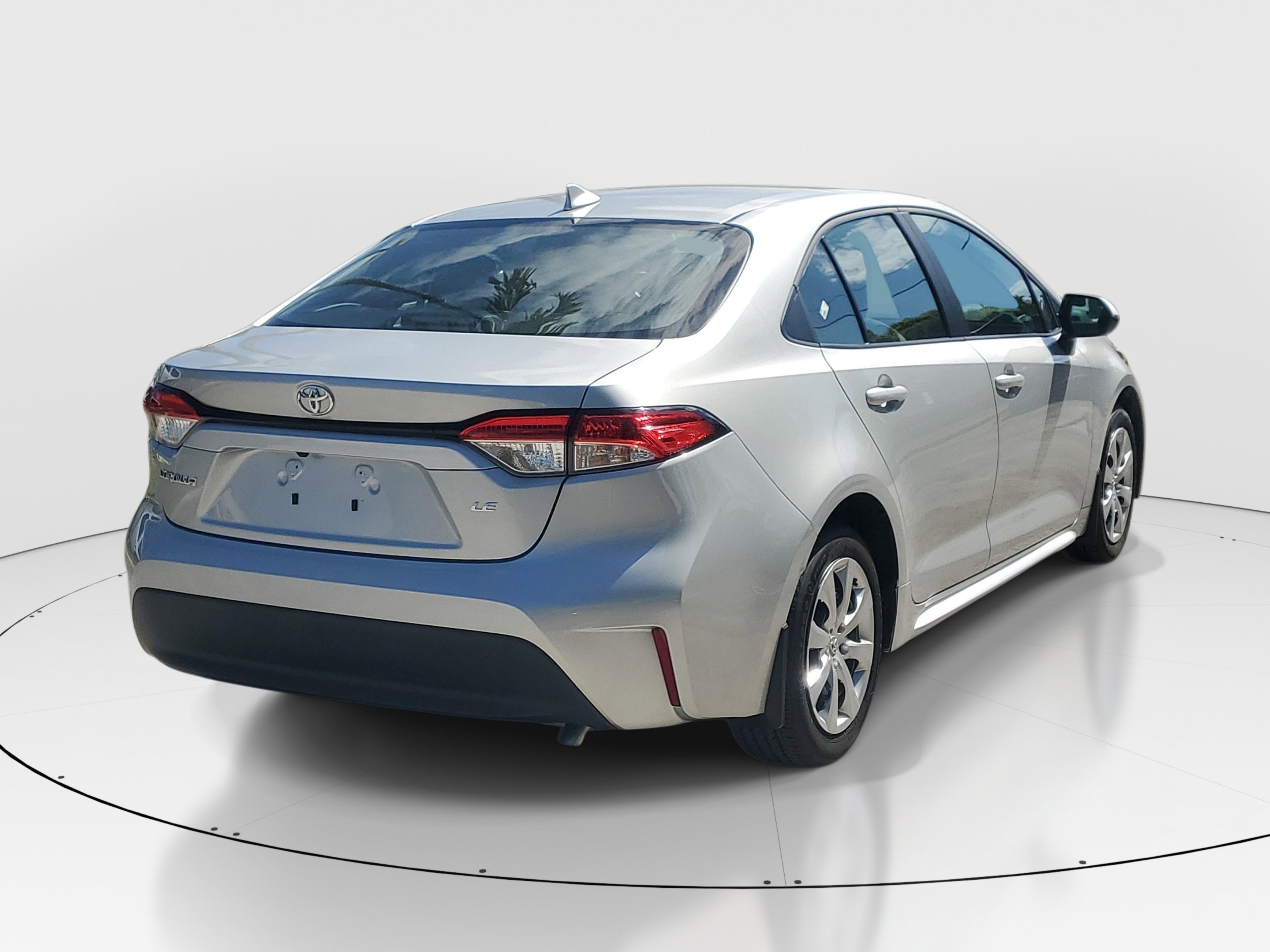 Certified Used 2025 Classic Silver Metallic Toyota LE image 3