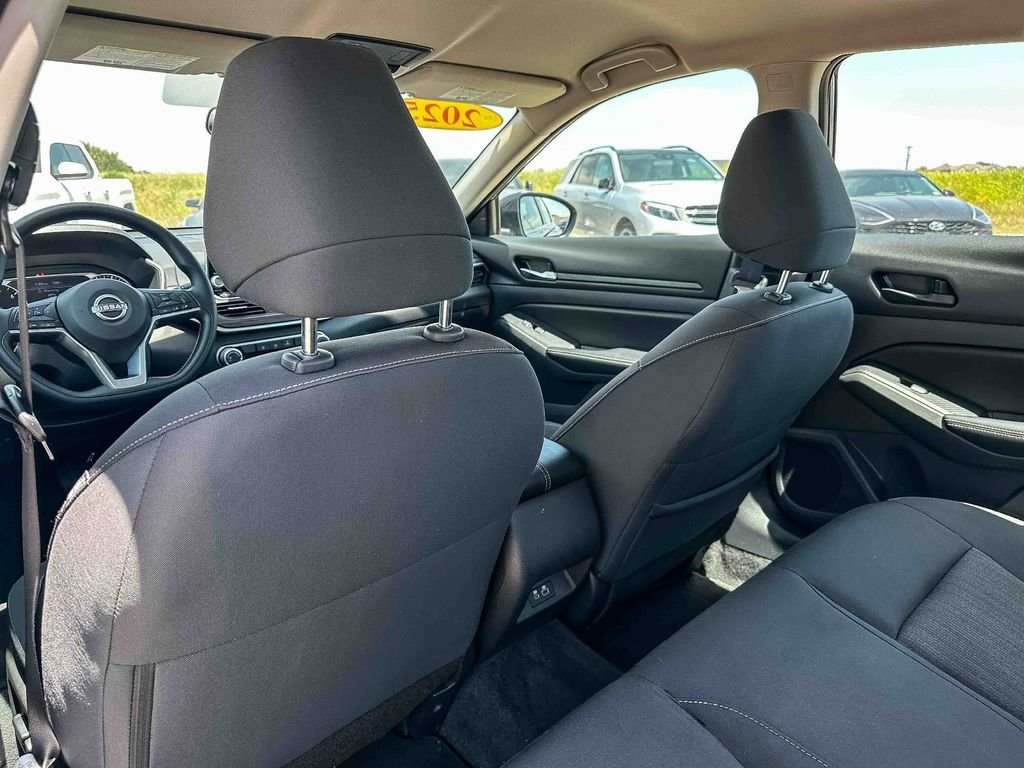 2025 Nissan Altima SV - Photo 17