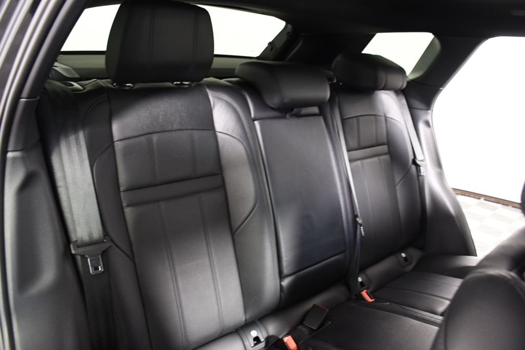 Used 2020 Santorini Black Metallic Land Rover R-Dynamic SE image 23
