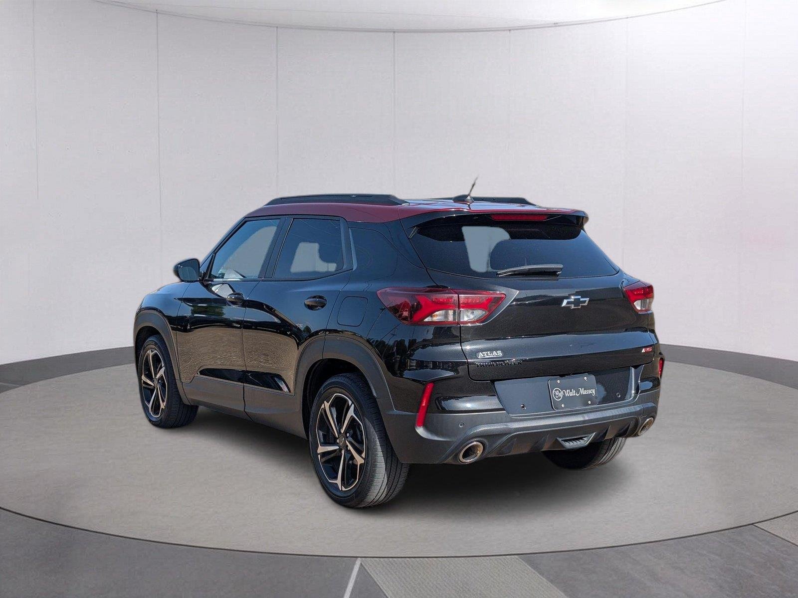 Used 2022 MOSAIC BLACK METALLIC Chevrolet RS image 3