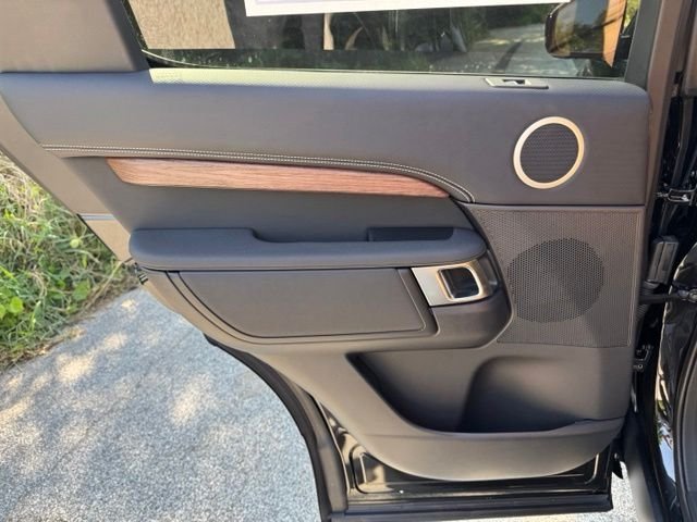 New 2026 Santorini Black Land Rover Dynamic SE image 11