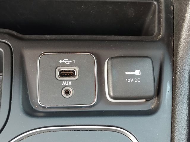 Used 2021 Gray Jeep Latitude Lux image 17