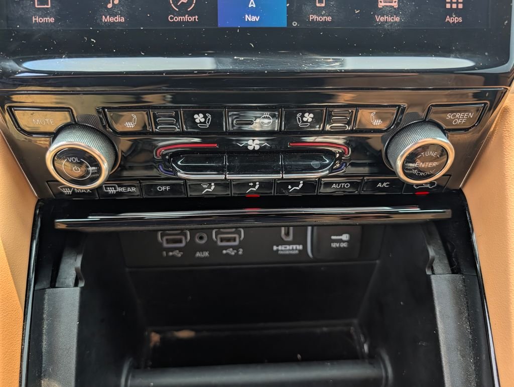 Used 2023 White Jeep Summit image 6