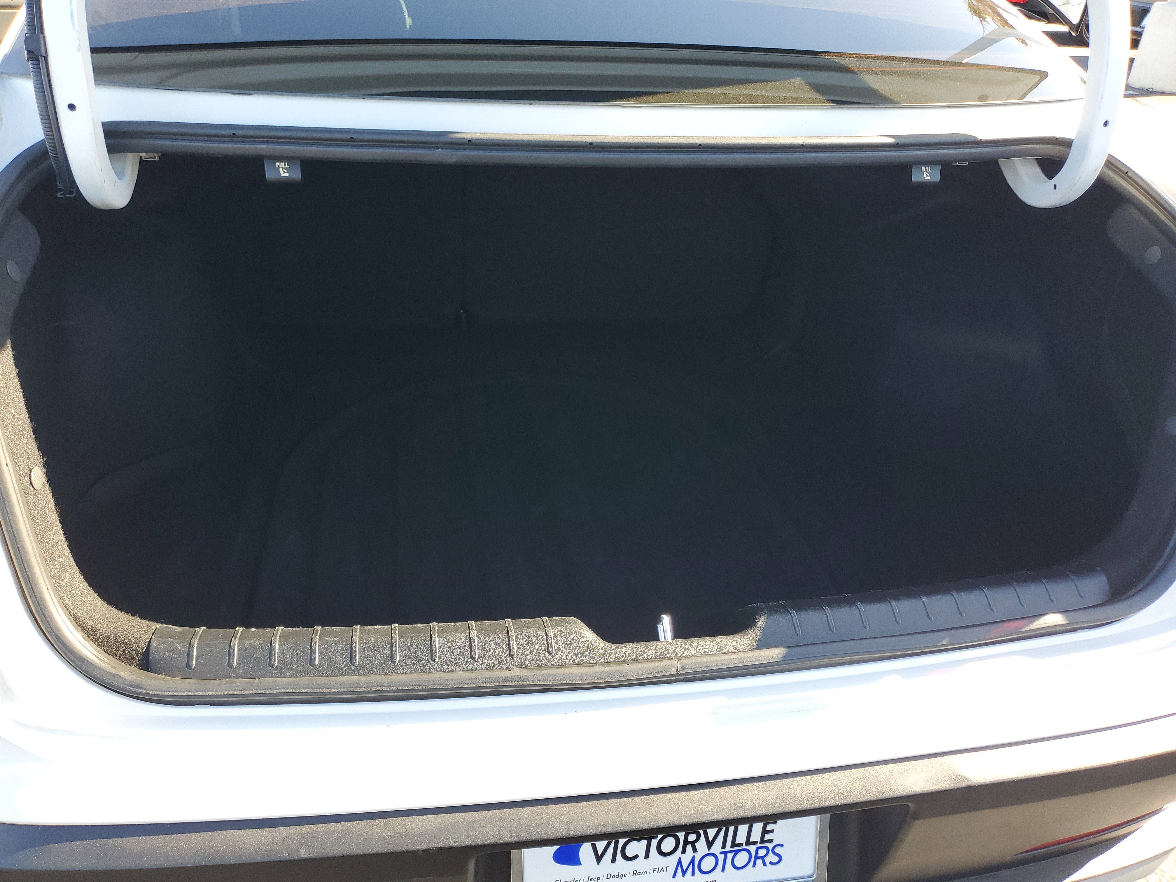 Used 2025 White Kia LXS image 25