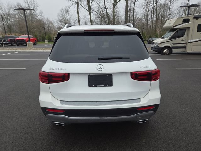 New 2026 Polar White Mercedes-Benz GLB250 image 4