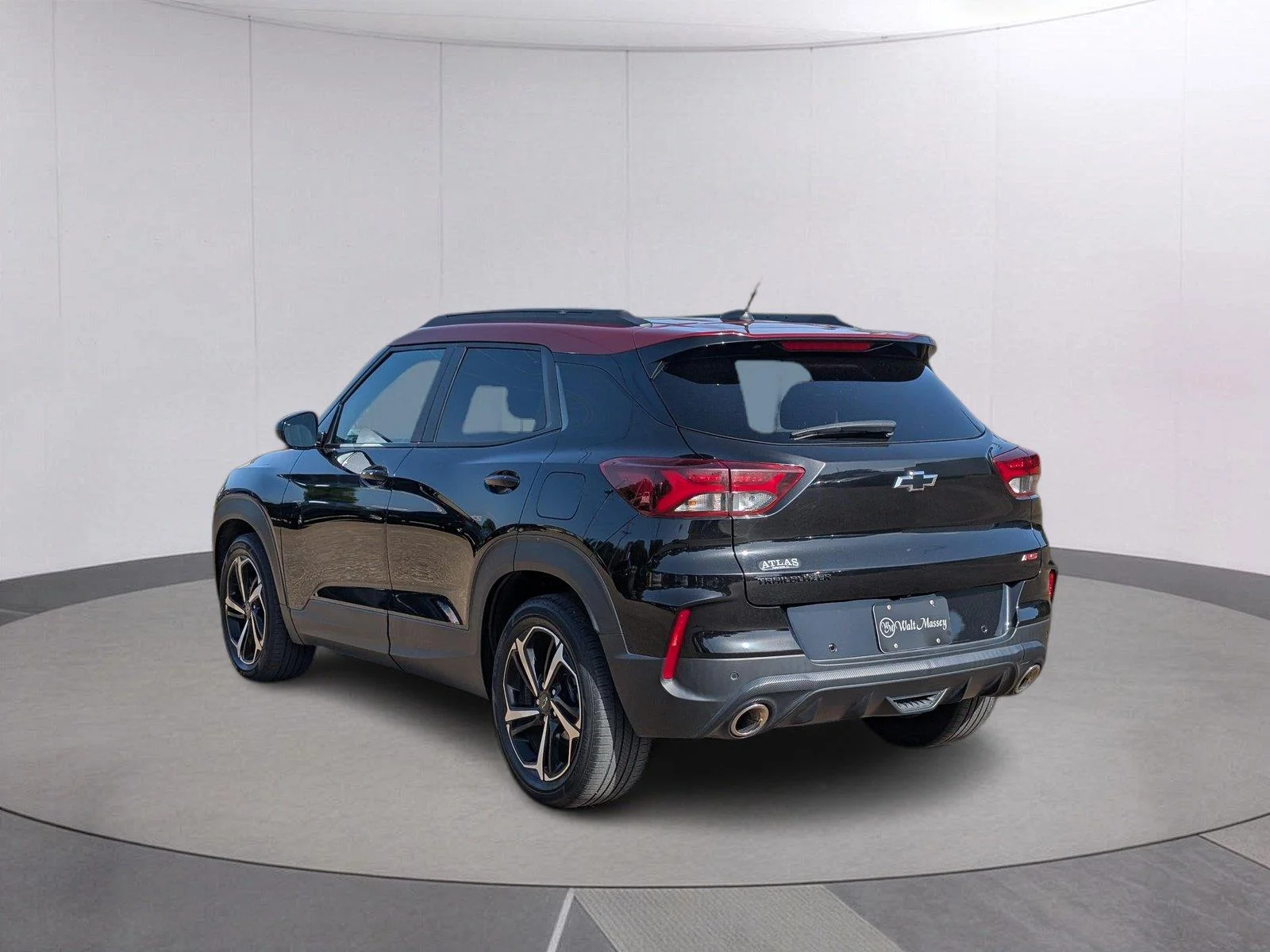 Used 2022 MOSAIC BLACK METALLIC Chevrolet RS image 3