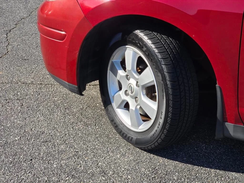 Used 2007 Red Nissan 1.8 SL image 27