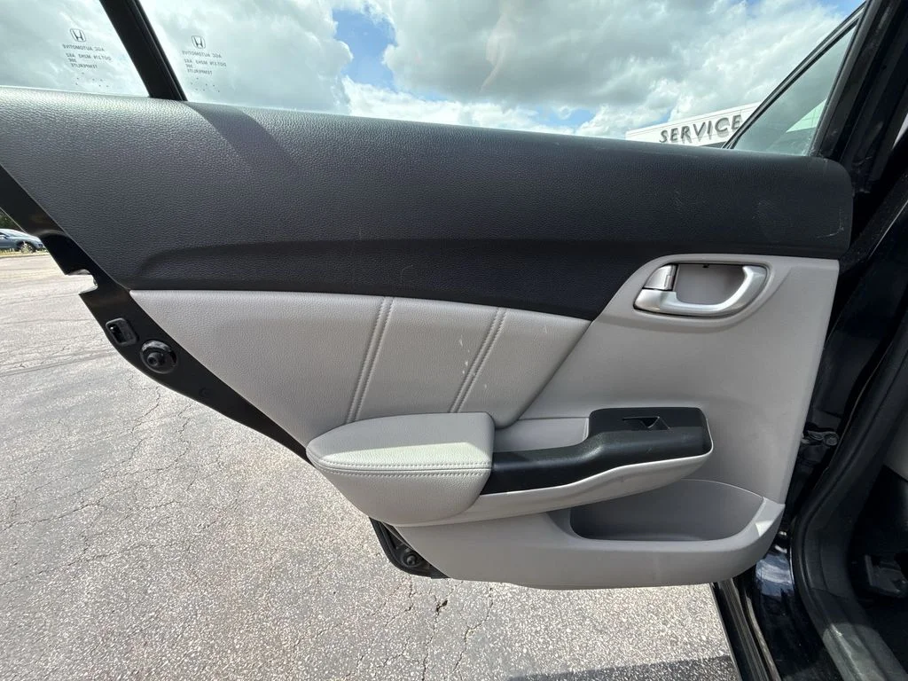 Used 2015 Black Honda EX-L image 24