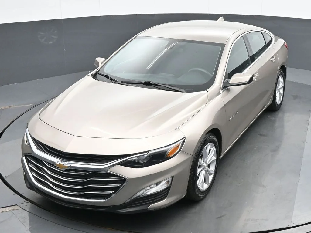 Used 2022 Gray Chevrolet LT image 16