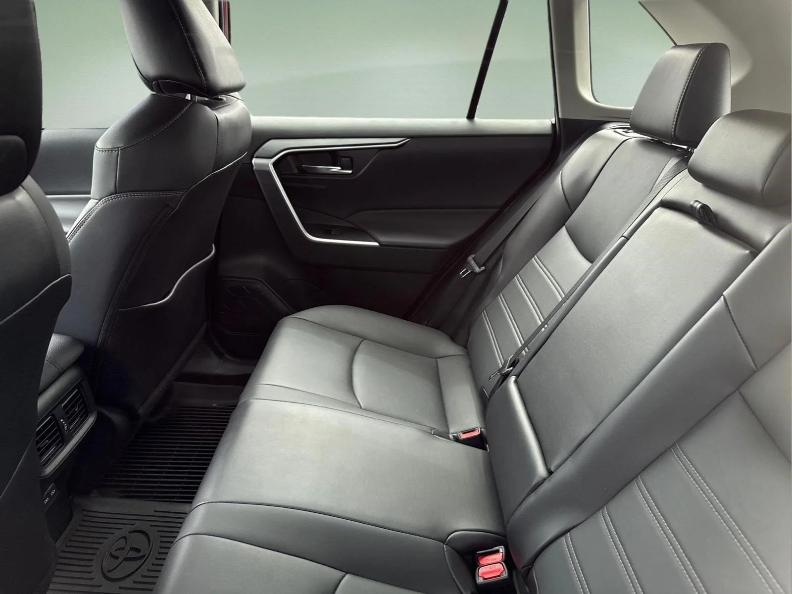 Used 2023 Ruby Flare Pearl Toyota XLE Premium image 6
