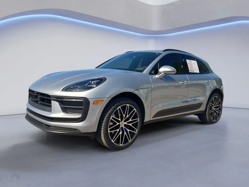 2024 Porsche Macan -'s photo