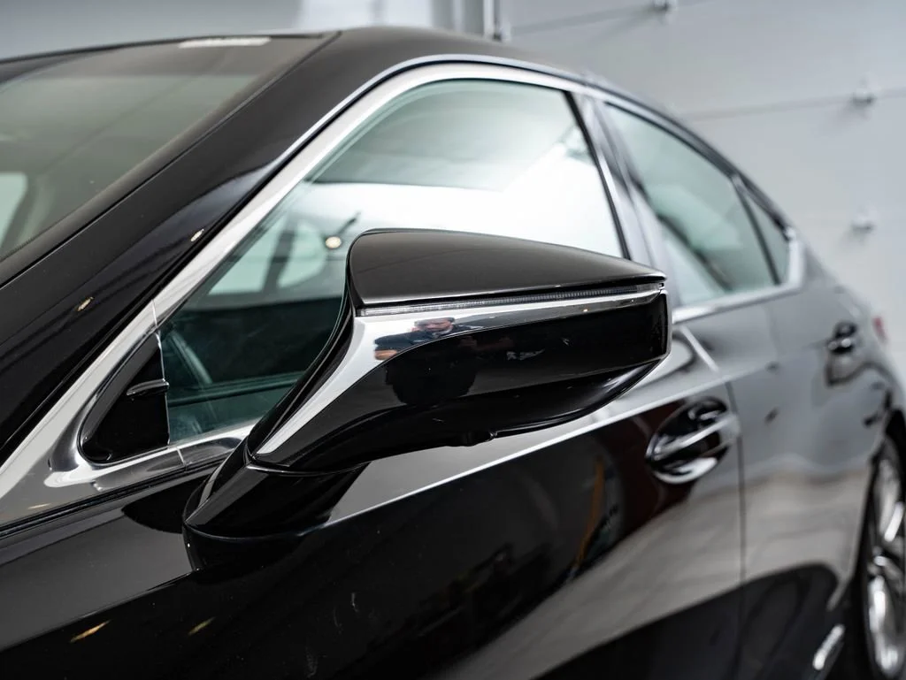 Certified Used 2020 OBSIDIAN Lexus 300h Ultra Luxury image 17