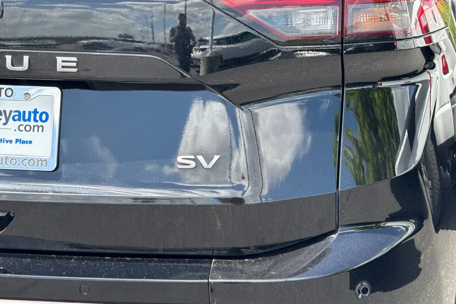 Used 2024 Super Black Nissan SV image 27
