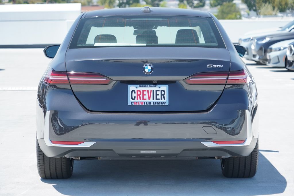 New 2027 Dark Graphite Metallic BMW 530i image 6