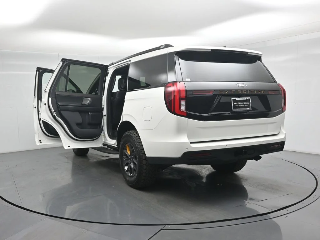 New 2026 Star White Metallic Tri-Coat Ford Tremor image 32