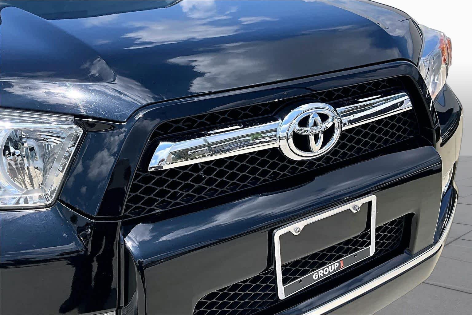 Used 2011 Black Toyota SR5 image 26