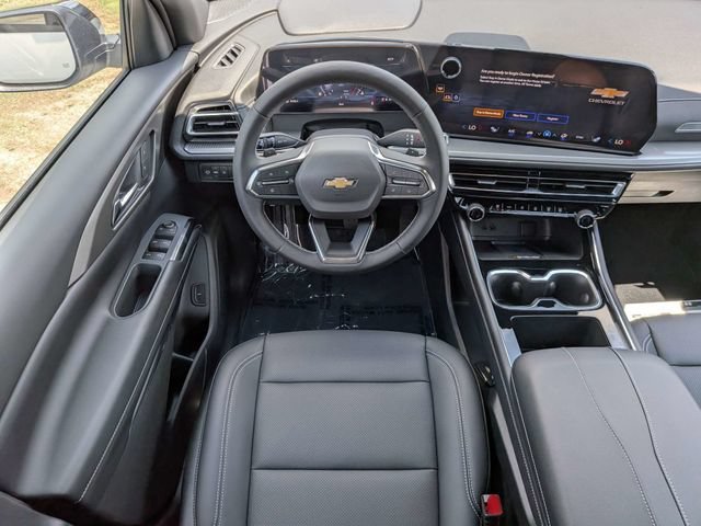 New 2027 Summit White Chevrolet LT image 17