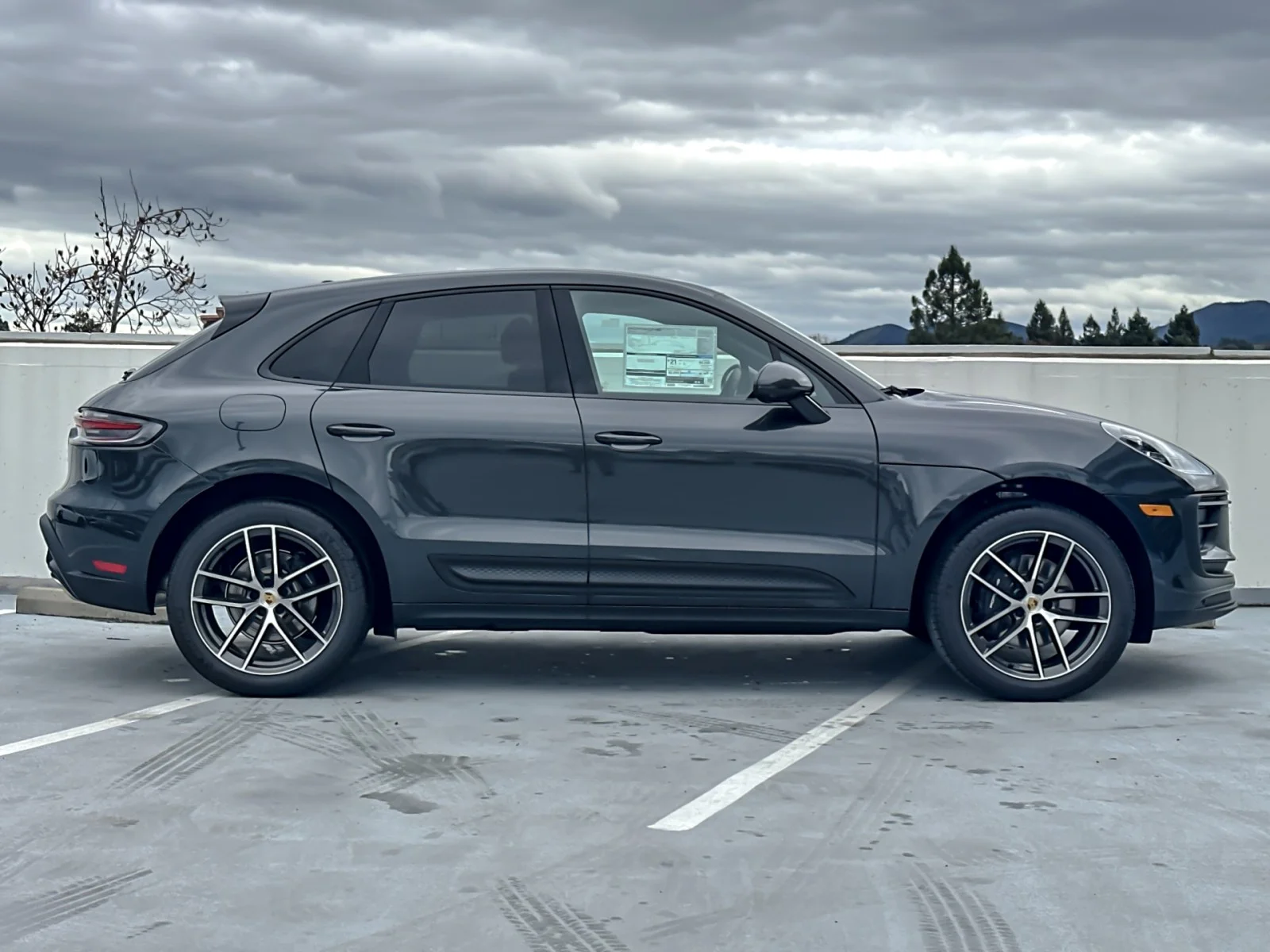 2026 Porsche Macan - Photo 9