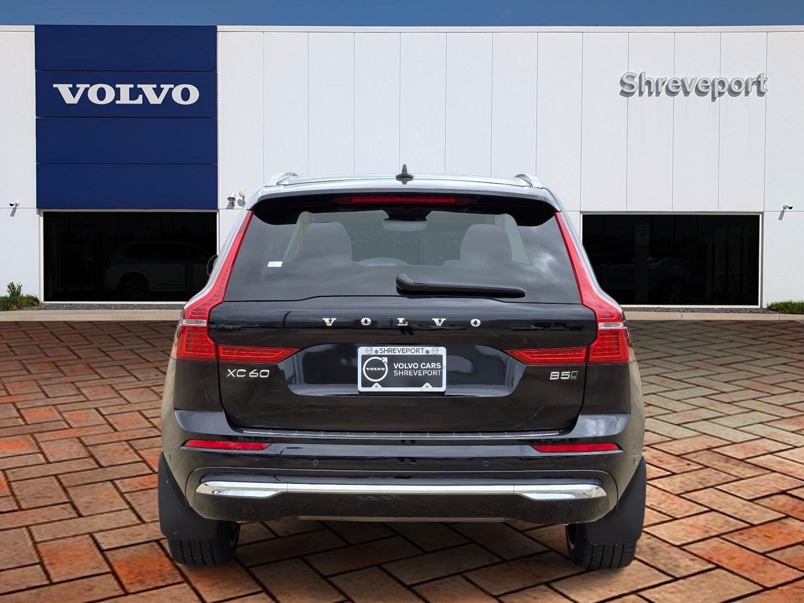 Used 2023 Onyx Black Metallic Volvo Ultimate image 5