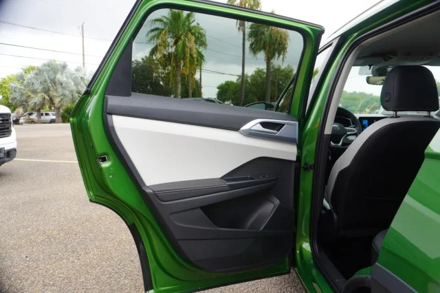 New 2026 Bright Moss Green Metallic Volkswagen 1.5T SE image 20