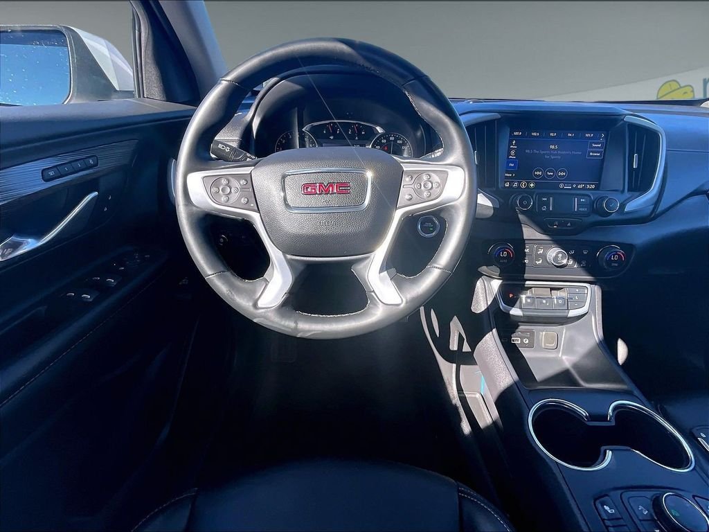 Used 2024 White GMC SLT image 17