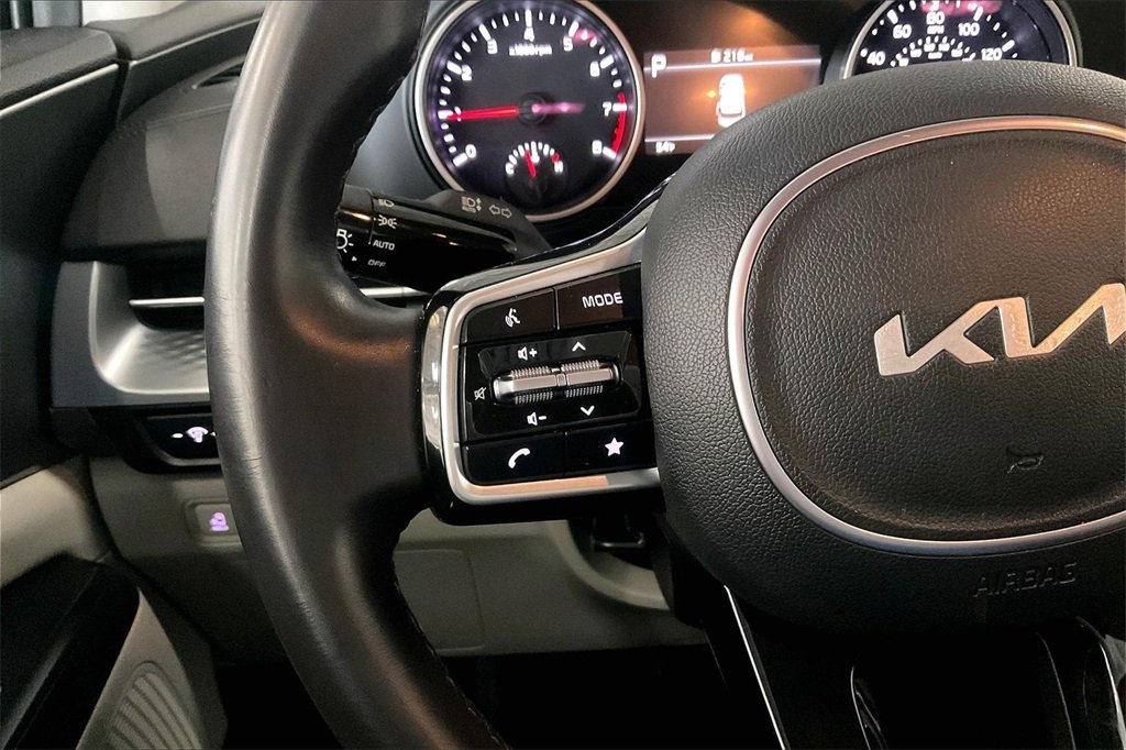 2024 KIA CARNIVAL - Image 17