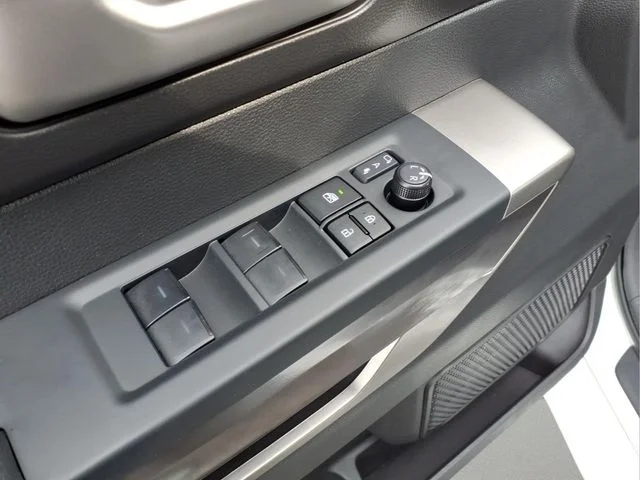 2026 Toyota Tundra SR5 - Photo 12
