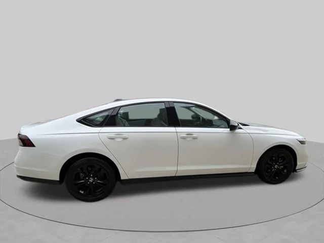 Certified Used 2025 Platinum White Pearl Honda 1.5T SE image 7
