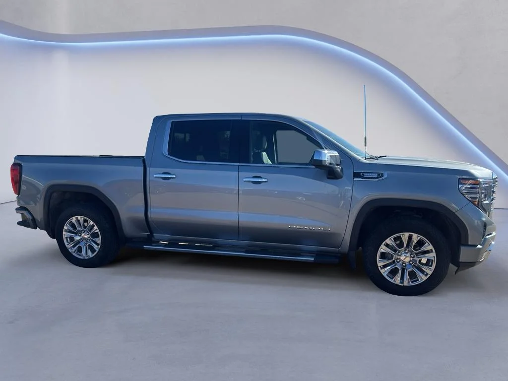 Used 2025 Sterling Metallic GMC Denali image 5