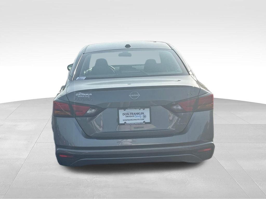 Used 2024 Gray Nissan 2.5 SV image 4