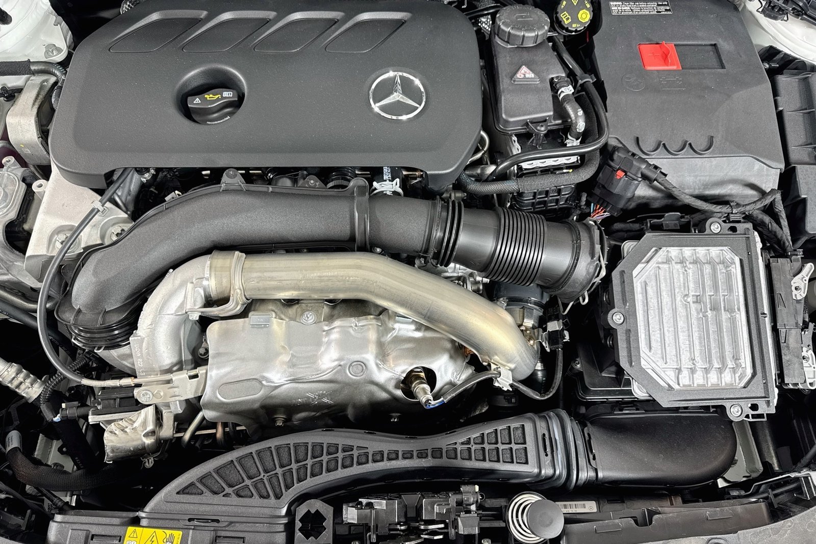 New 2026 Polar White Mercedes-Benz GLA 250 image 28