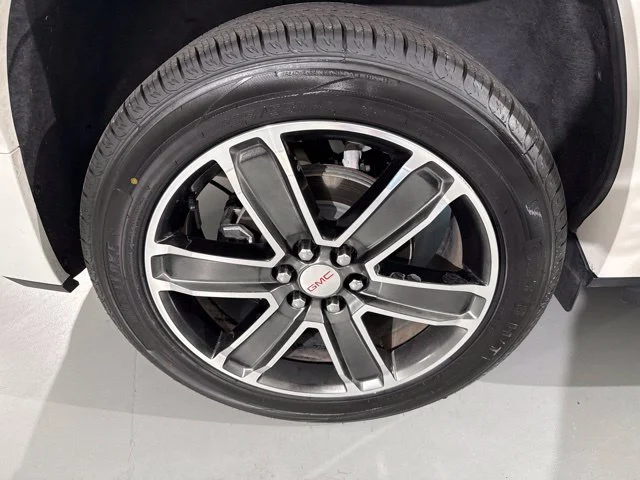 Used 2018 White GMC Denali image 12