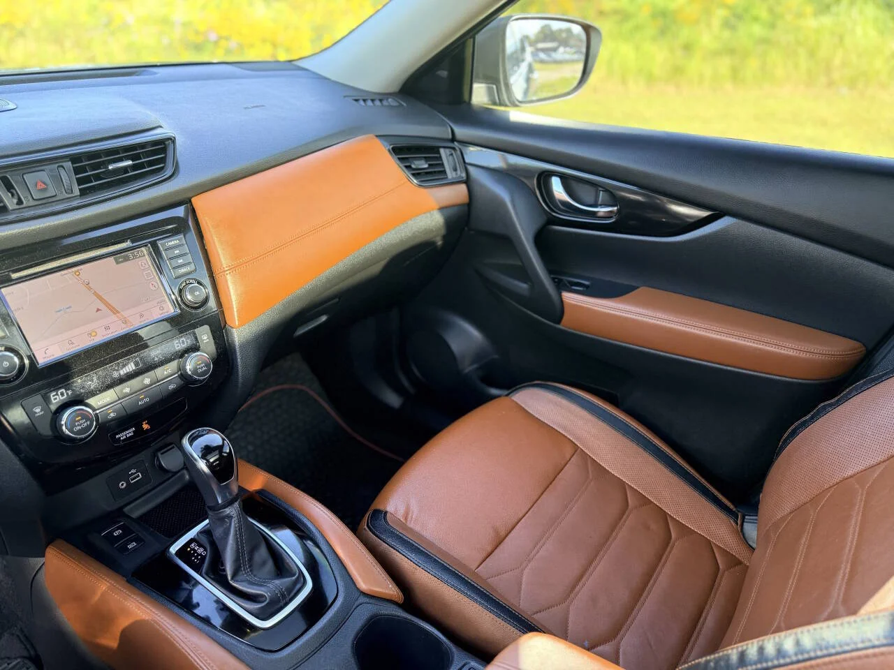 Used 2019 Black Nissan SL 4dr Crossover image 18
