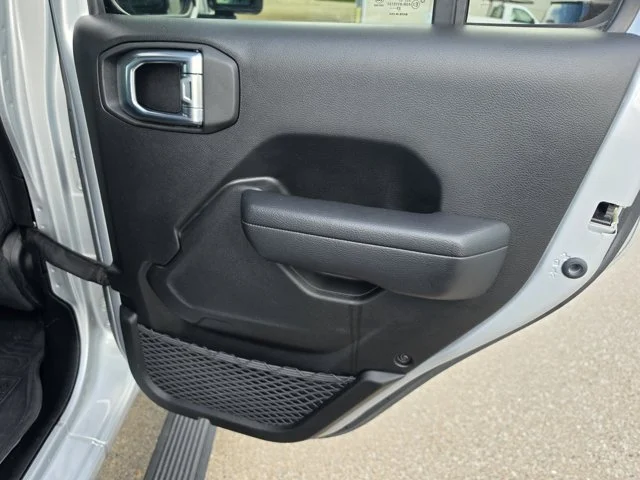 Used 2023 Silver Jeep Sport S image 22
