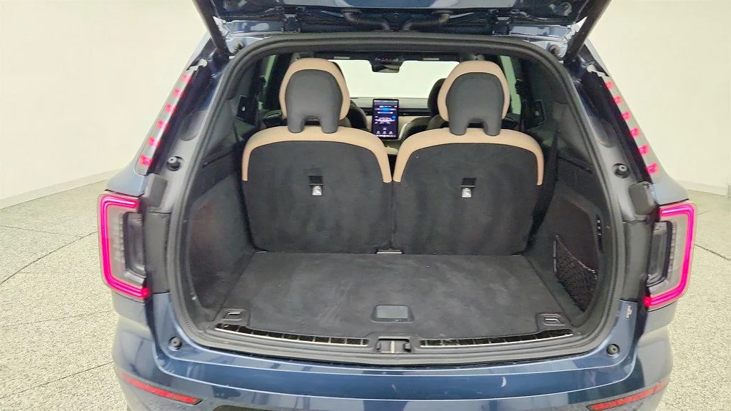 Used 2025 Denim Blue Metallic Volvo Twin Motor Plus 6-Seater w/ Tow Hitch & Panoramic Sunshade image 20