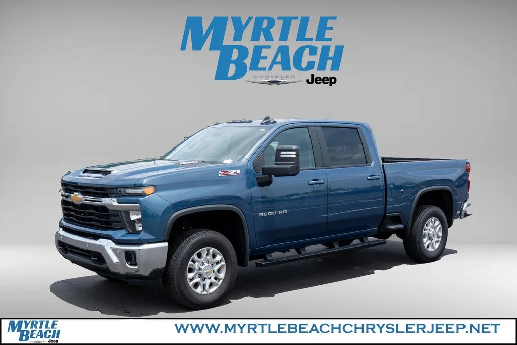 Used 2025 Lakeshore Blue Chevrolet LT image 2