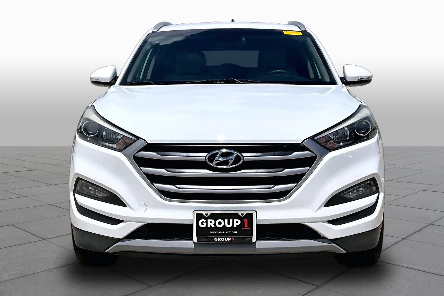 Used 2017 Dazzling White Hyundai Sport image 4