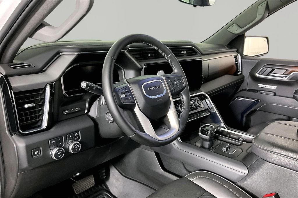 Used 2024 White GMC Denali image 17