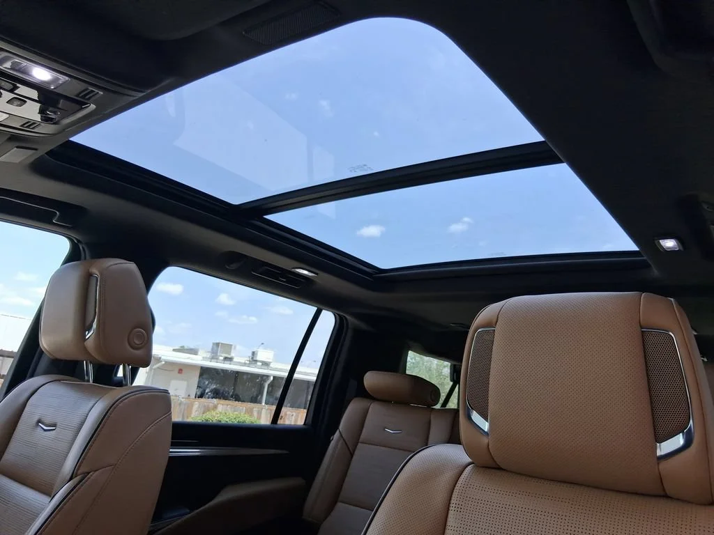 Used 2025 Crystal White Tricoat Cadillac Premium Luxury image 23