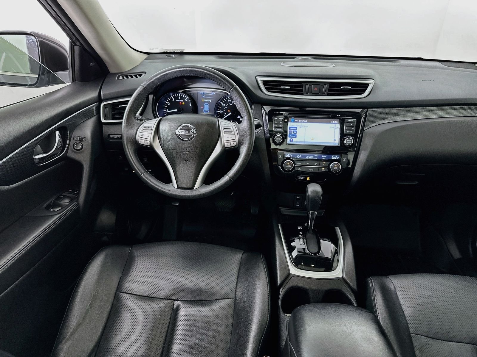 Used 2015 Gun Metallic Nissan SL image 24