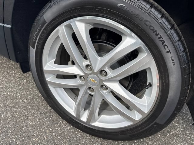 Used 2018 NIGHTFALL GRAY METALLIC Chevrolet Premier image 9