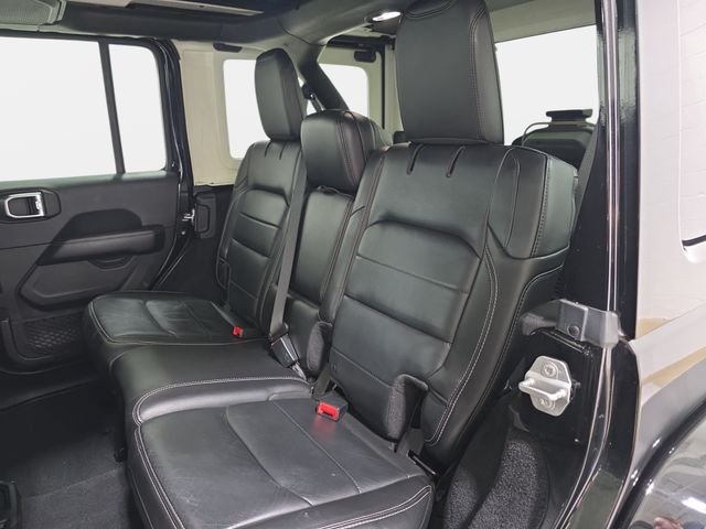 Used 2018 Black Clearcoat Jeep Unlimited Sahara image 13