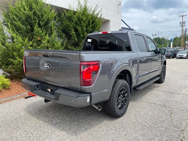 New 2026 Carbonized Gray Metallic Ford XLT image 7