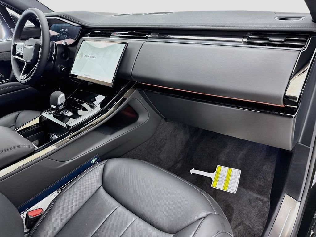 New 2026 Santorini Black Land Rover Dynamic SE image 16