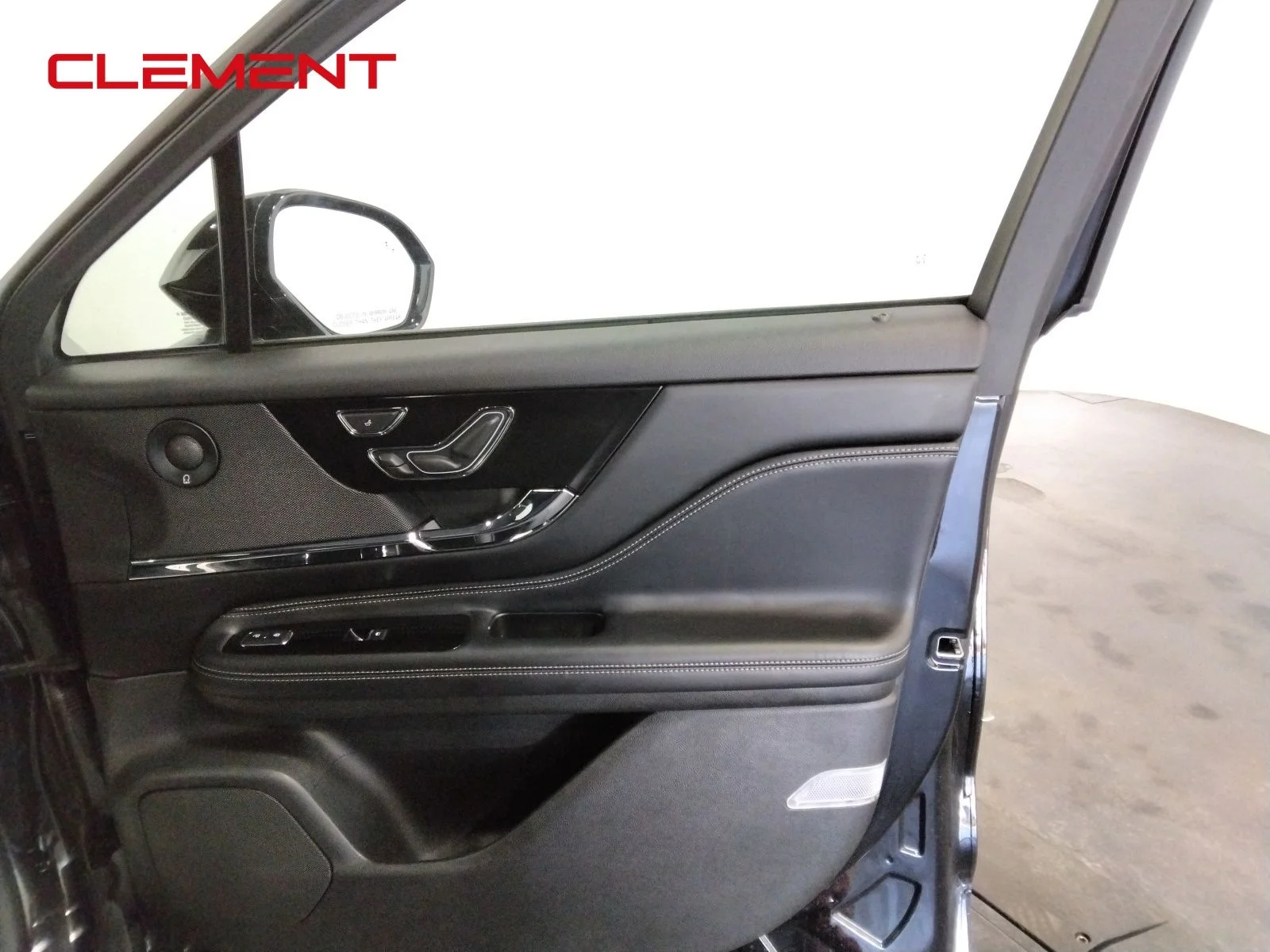 Used 2021 Black Lincoln Grand Touring image 46