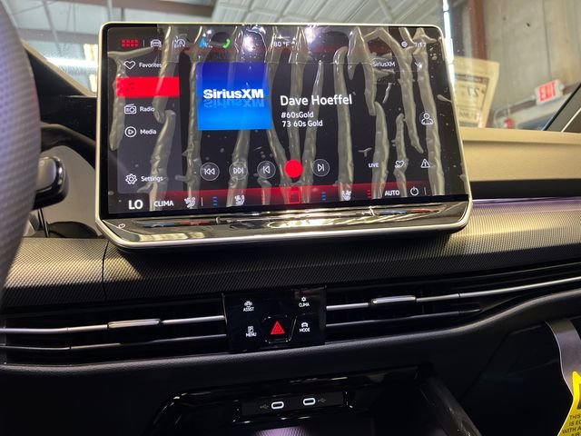 New 2026 Silver Volkswagen 2.0T SE image 16